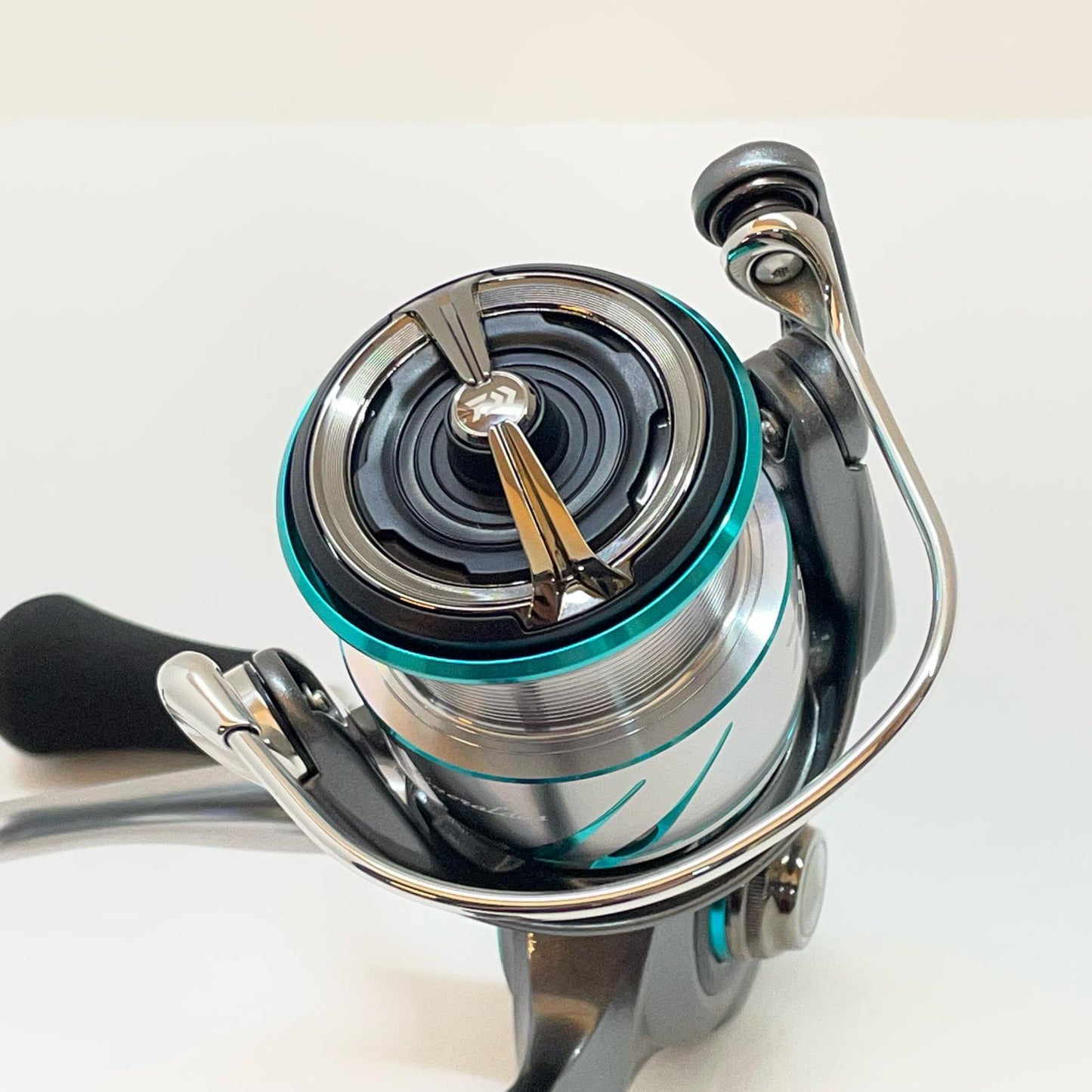 【フィッシング/釣り/釣具/リール】 【スピニングリール】Daiwa | ダイワ 25エメラルダス AIR PC LT2500-DH【尾張小牧店】