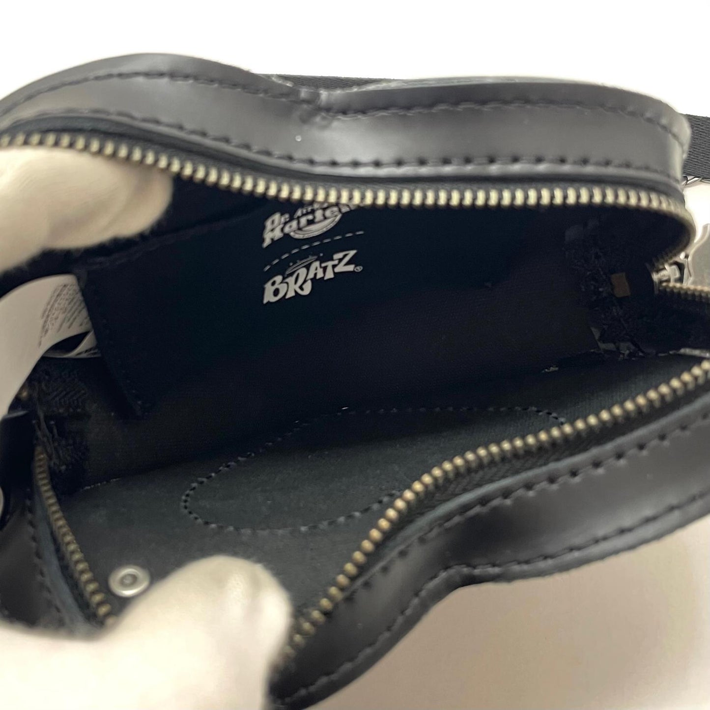 【中古】Dr.Martens | ドクターマーチン ハートチェーンショルダーバッグ ブラック【尾張小牧店】