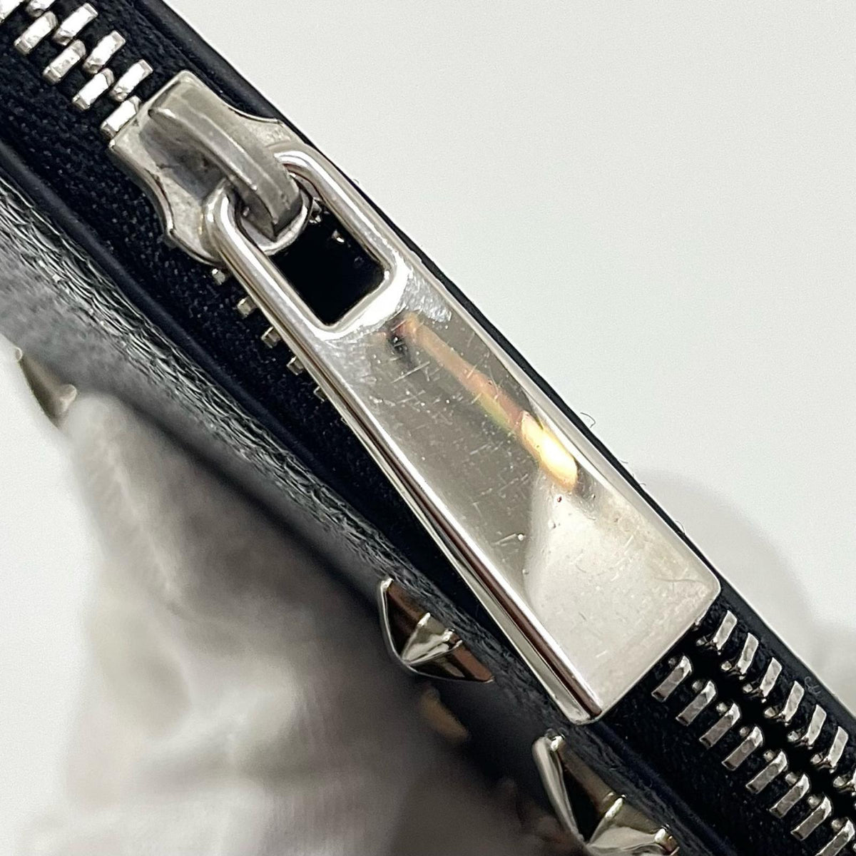 【中古】JIMMY CHOO | ジミーチュウ オーブプラス スタースタッズ フラグメントケース 14503815 ブラック【尾張小牧店】