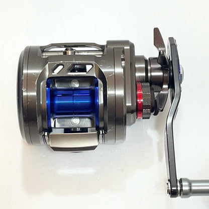 【フィッシング/釣り/釣具/リール】 【ベイトリール/右ハンドル】Daiwa | ダイワ 17ソルティガ BJ 200SH【尾張小牧店】