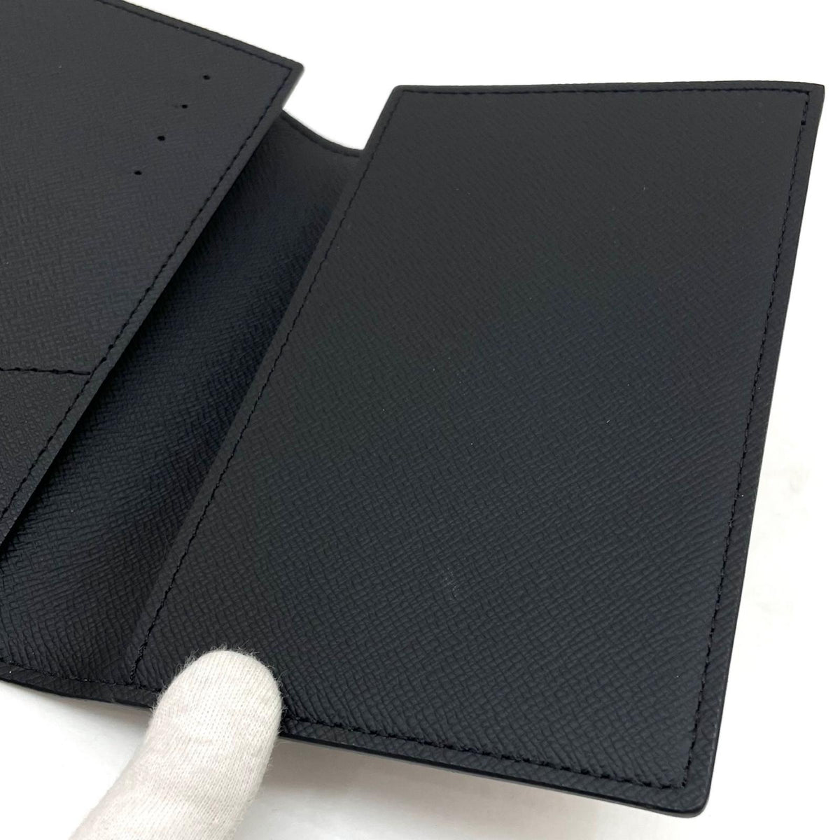 【中古】LOUIS VUITTON | ルイ・ヴィトン　クーヴェルテュール パスポールNM パスポートケース M64501　ブラック【尾張小牧店】