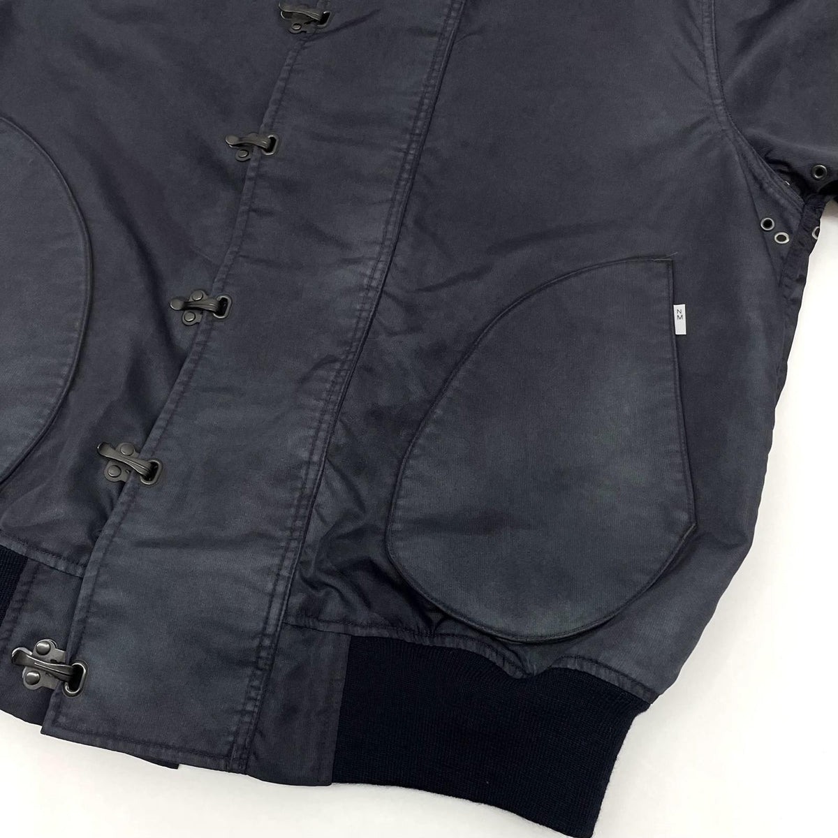 【中古】JUNYA WATANABE×New Manual | ジュンヤワタナベ×ニューマニュアル　26SS New Manual Deck Hook Jacket　ナイロンツイル 転写プリント ブルゾン WQ-J905-100 ネイビー サイズ：M【尾張小牧店】