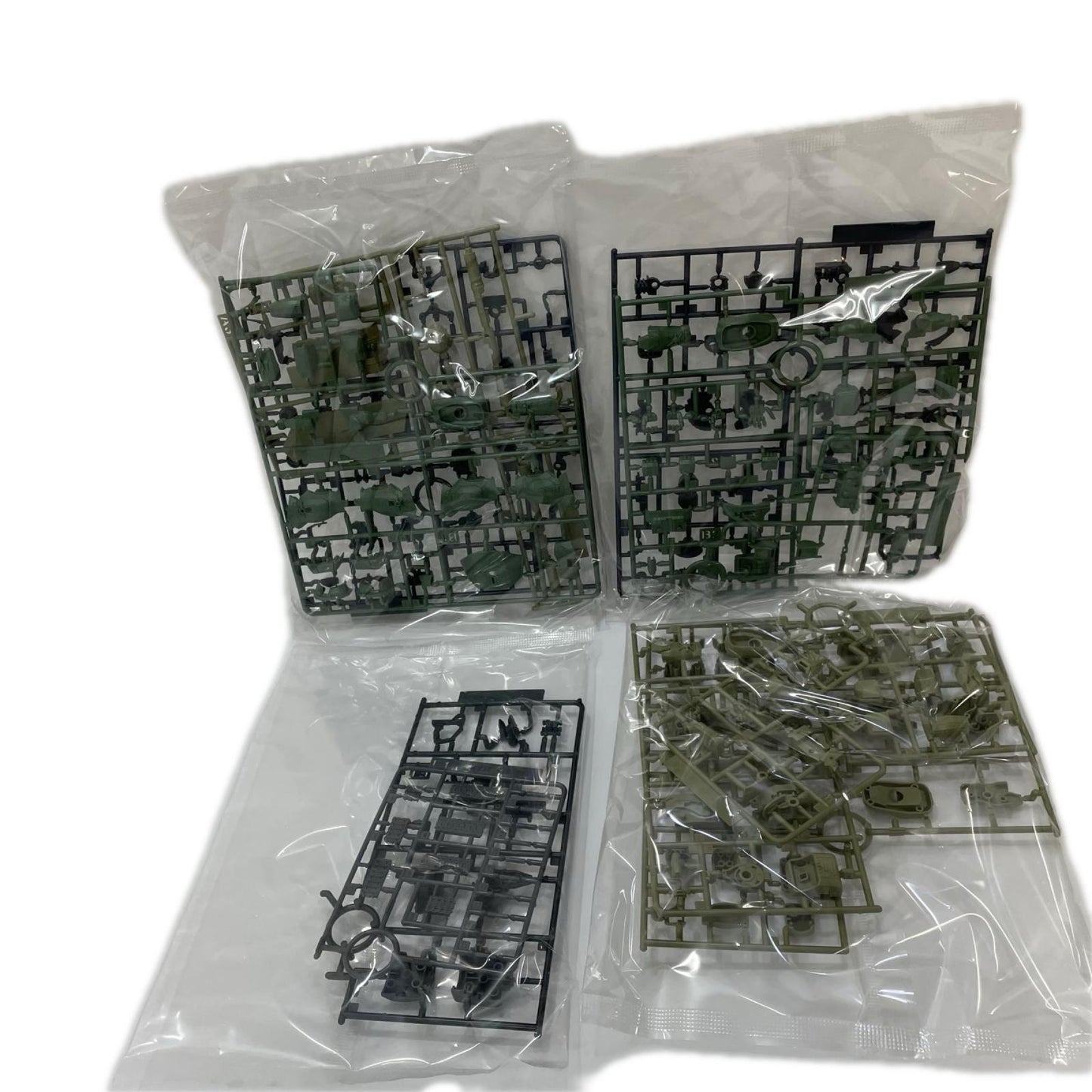 【尾張小牧店】 中古 1/144HGザクIIF型ルショーン機&無識別型ザクⅡ 【714】