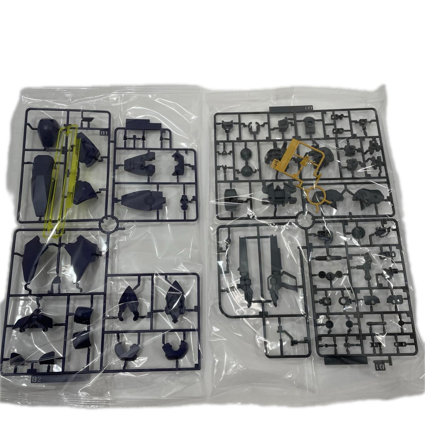 【尾張小牧店】 中古 1/144HGMe02RメッサーF02型(指揮官機)「機動戦士ガンダム閃光のハサウェイ」 【714】