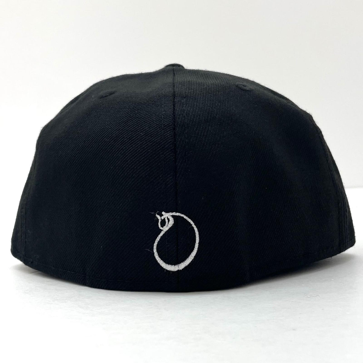 【中古】NEW ERA×石川真澄 | ニューエラ 7 1/2 (59.6cm)　浮世絵師 燕キャップ 帽子　ブラック【尾張小牧店】