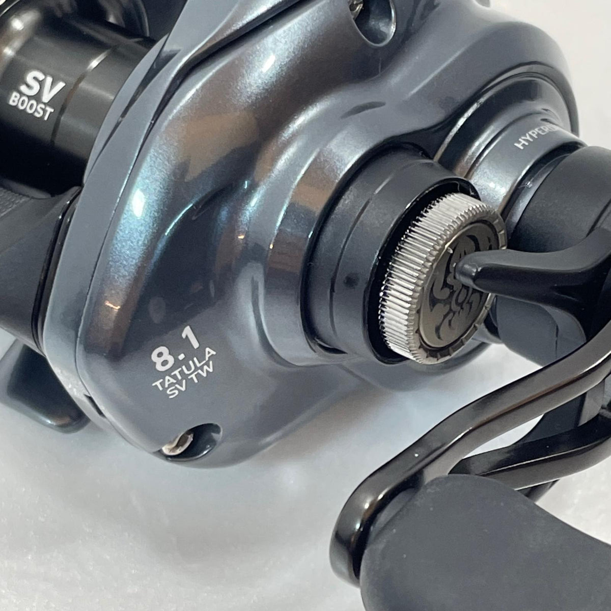【フィッシング/釣り/釣具/リール】 【ベイトリール/右ハンドル】Daiwa | ダイワ 25タトゥーラ SV TW 100XH【尾張小牧店】