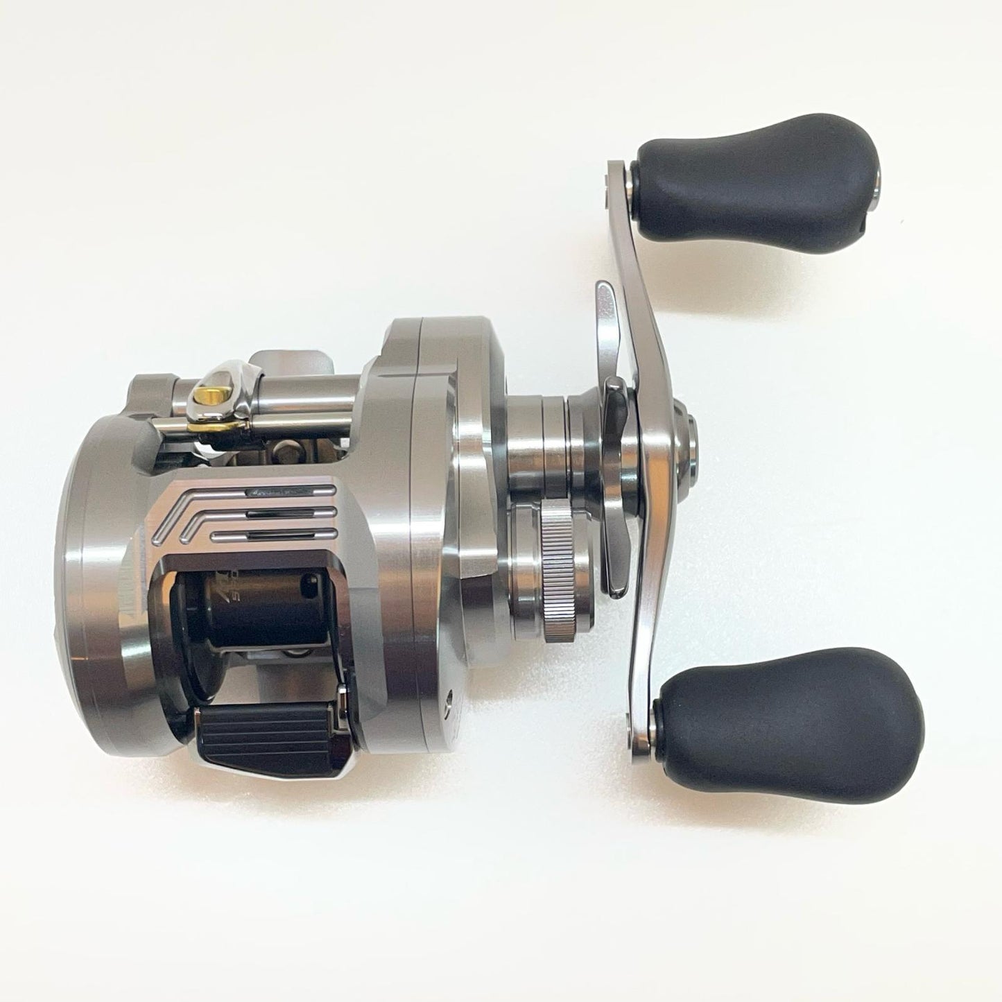 【フィッシング/釣り/釣具/リール】 【ベイトリール/右ハンドル】SHIMANO | シマノ 26カルカッタコンクエスト DC 100MG【尾張小牧店】