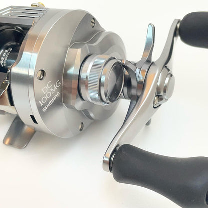 【フィッシング/釣り/釣具/リール】 【ベイトリール/右ハンドル】SHIMANO | シマノ 26カルカッタコンクエスト DC 100MG【尾張小牧店】