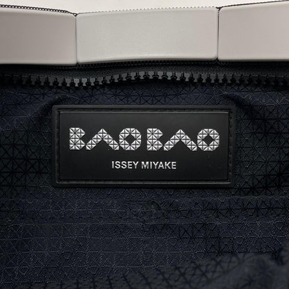 【中古】ISSEY MIYAKE | イッセイミヤケ　BAOBAO LUCENT MATTE 3×5 ショルダーバッグ BB41AG687 グレー【尾張小牧店】