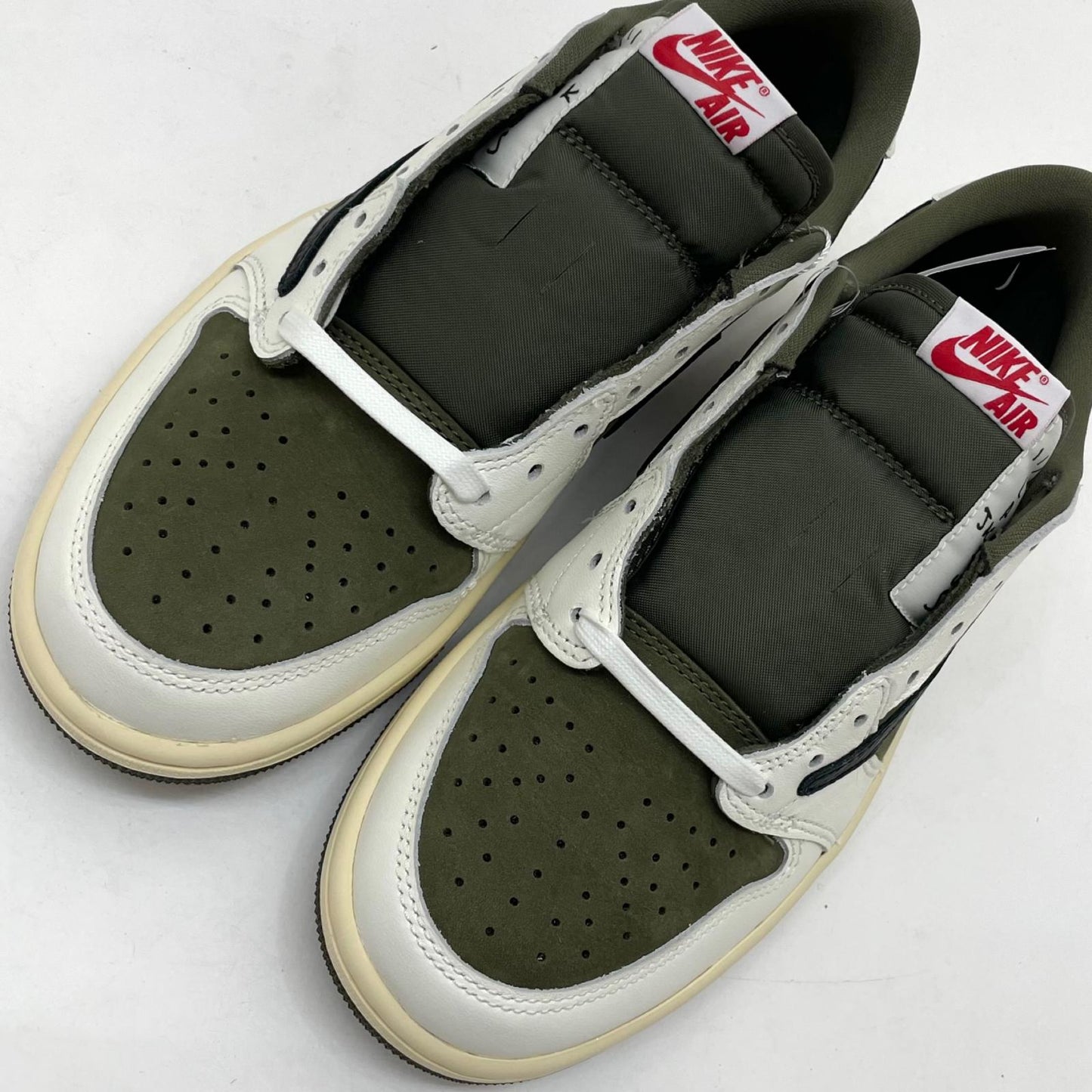 【中古】NIKE×Travis Scott | ナイキ×トラヴィススコット Air Jordan 1 Low OG SP "Reverse Olive"/ エアジョーダン1 ロー OG SP "リバースオリーブ" スニーカー 靴　DM7866-200 オリーブ 26.5cm【尾張小牧店】