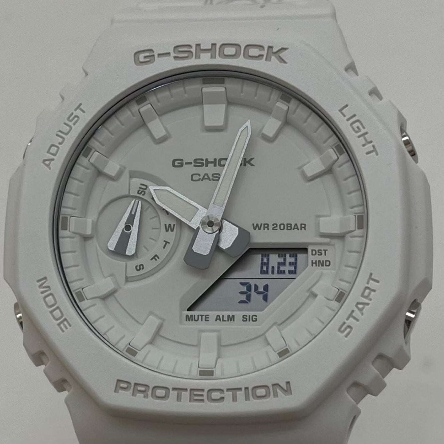 G-SHOCK | ジーショック 腕時計 ホワイト【尾張小牧店】