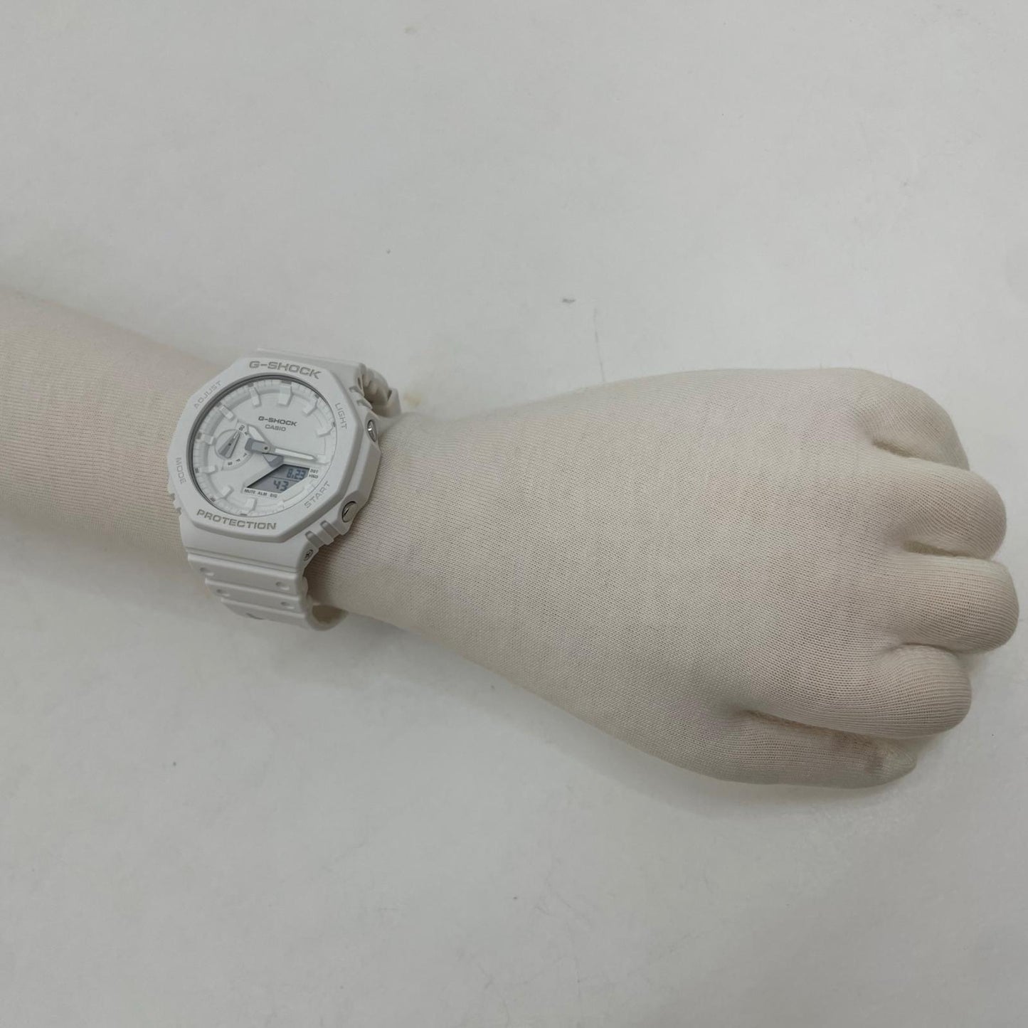 G-SHOCK | ジーショック 腕時計 ホワイト【尾張小牧店】