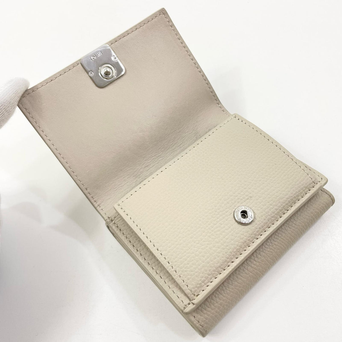 【中古】LOEWE | ロエベ アナグラム トライフォールド ウォレット コンパクト 三つ折り財布 C821TR2X16 クレイ グレー【尾張小牧店】