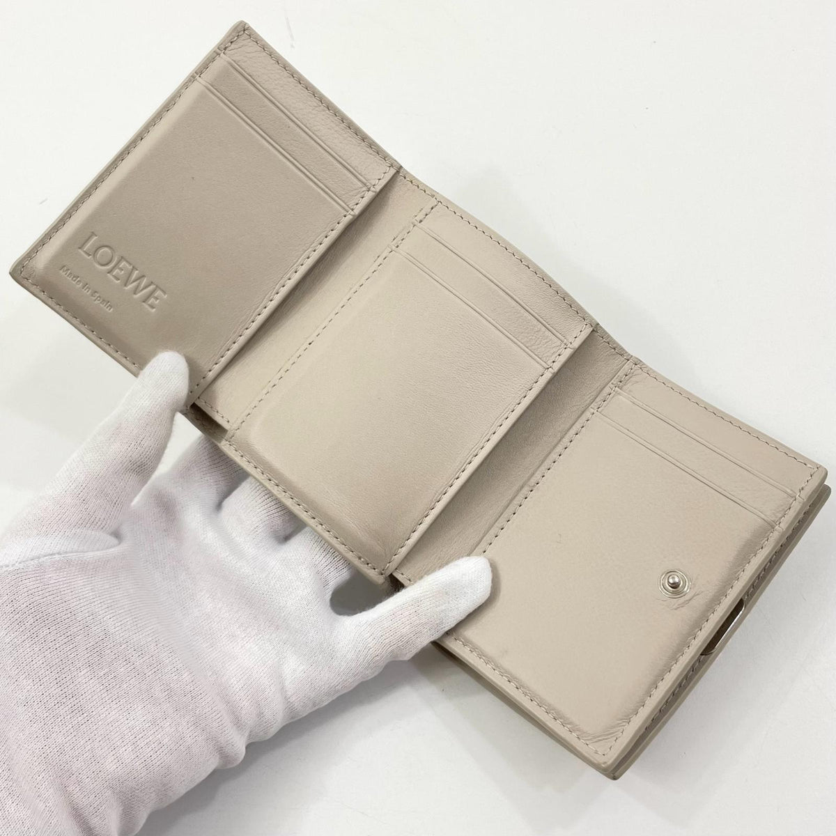 【中古】LOEWE | ロエベ アナグラム トライフォールド ウォレット コンパクト 三つ折り財布 C821TR2X16 クレイ グレー【尾張小牧店】