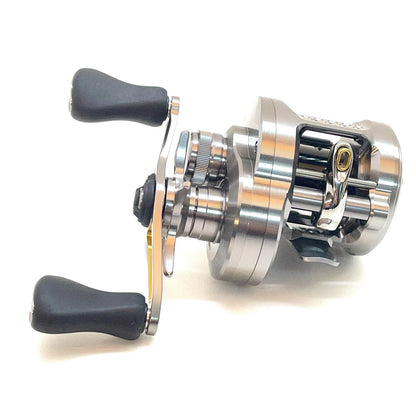 【フィッシング/釣り/釣具/リール】 【ベイトリール/右ハンドル】SHIMANO | シマノ 23カルカッタコンクエストBFS HG【尾張小牧店】