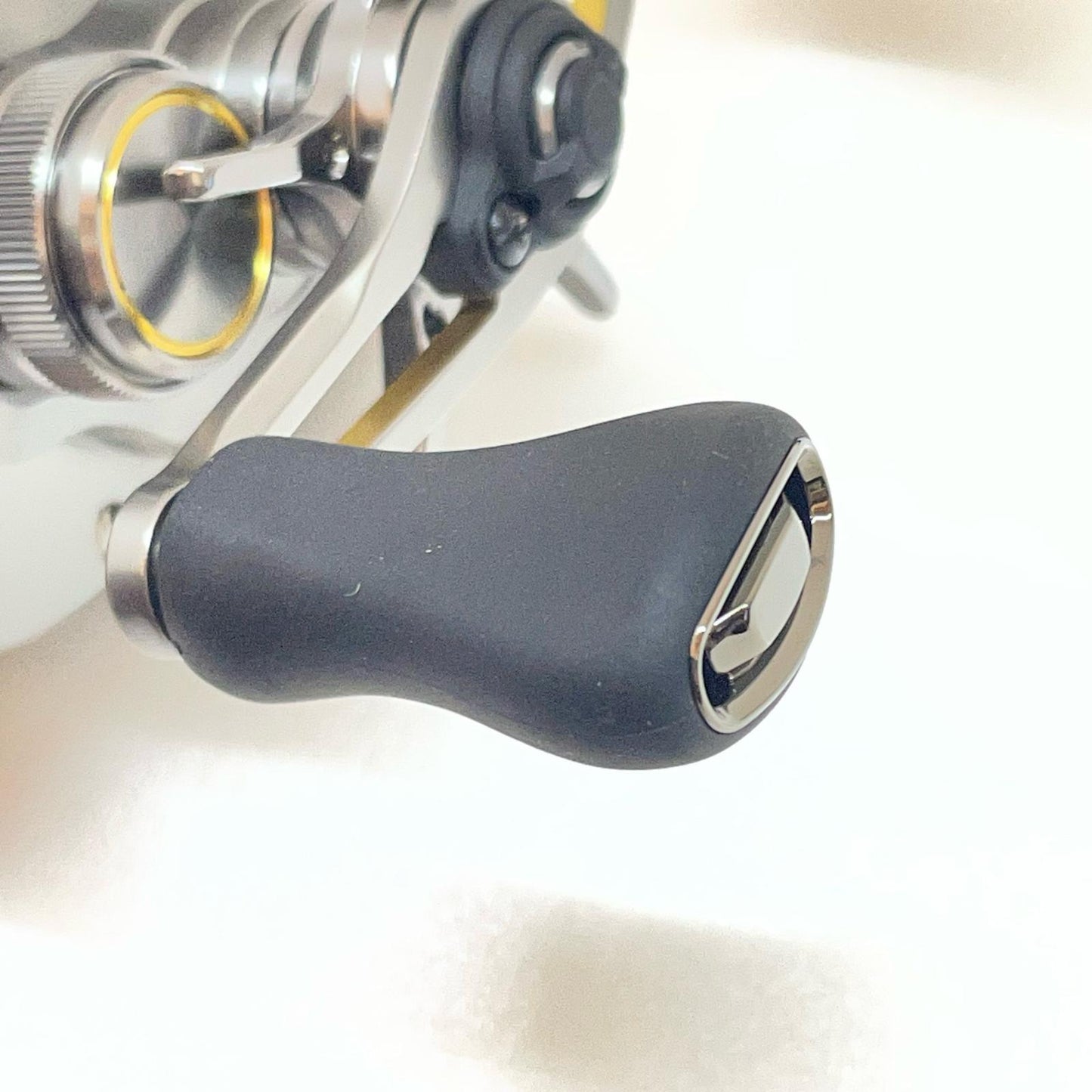 【フィッシング/釣り/釣具/リール】 【ベイトリール/右ハンドル】SHIMANO | シマノ 23カルカッタコンクエストBFS HG【尾張小牧店】