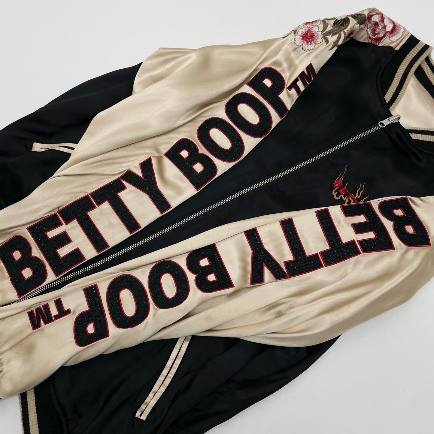 【中古】絡繰魂(KARAKURI TAMASHII) | カラクリダマシイ BETTY BOOP　リバーシブル スーベニアジャケット スカジャン　ブラック サイズ：XL【尾張小牧店】