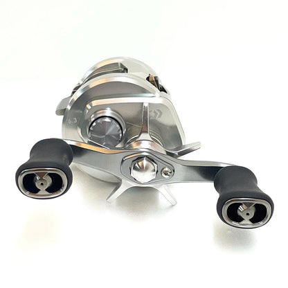 【フィッシング/釣り/釣具/リール】 【ベイトリール/右ハンドル】Daiwa | ダイワ 26リョウガ SV 100【尾張小牧店】