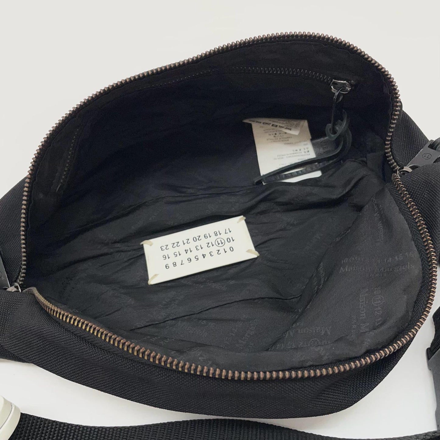 【中古】Maison Margiela | メゾンマルジェラ ボディバッグ ウエストポーチ　S55WB0010 PR253 ブラック【尾張小牧店】