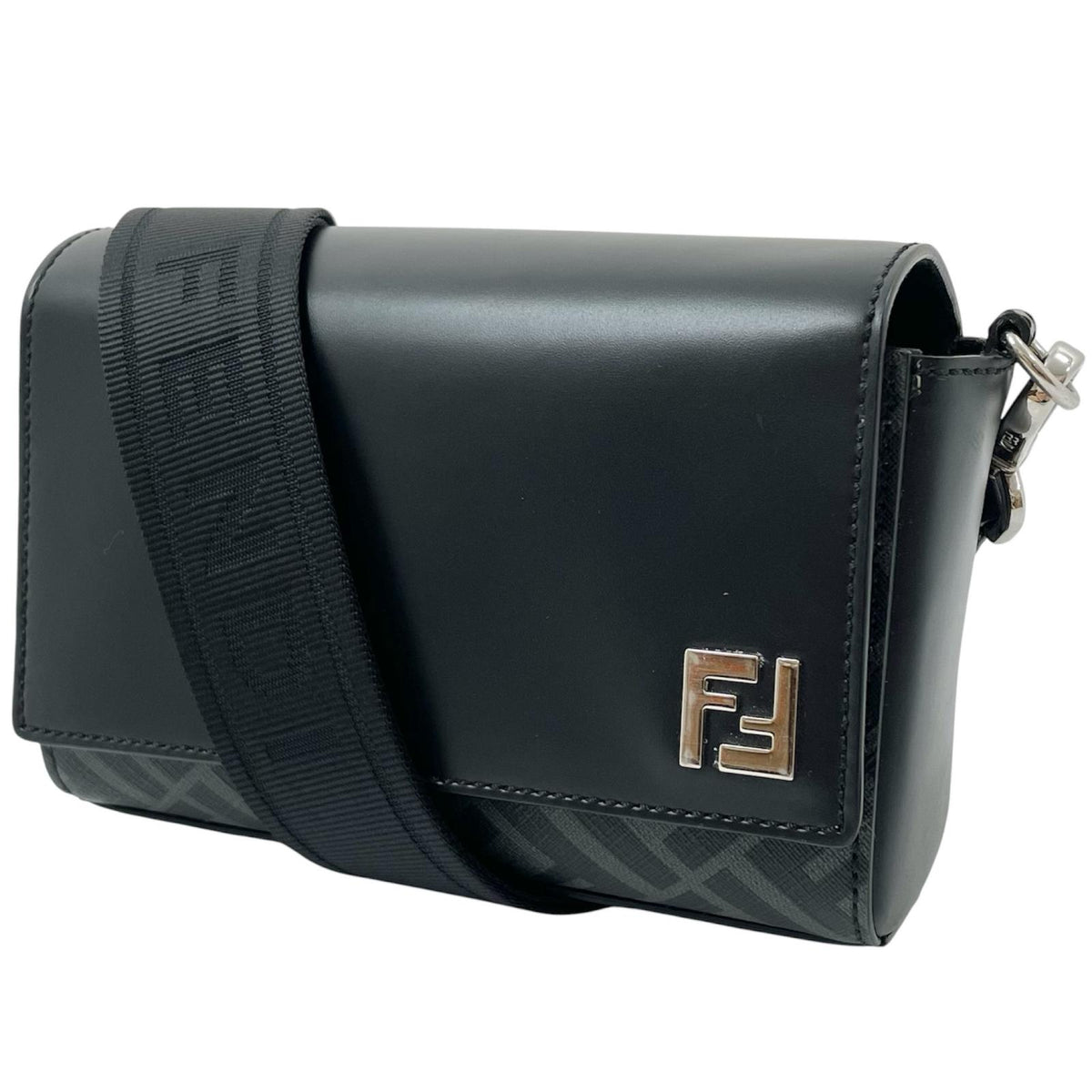 【中古】FENDI | フェンディ FFスクエアード クロスボディバッグ ショルダーバッグ 7M0363 ブラック【尾張小牧店】