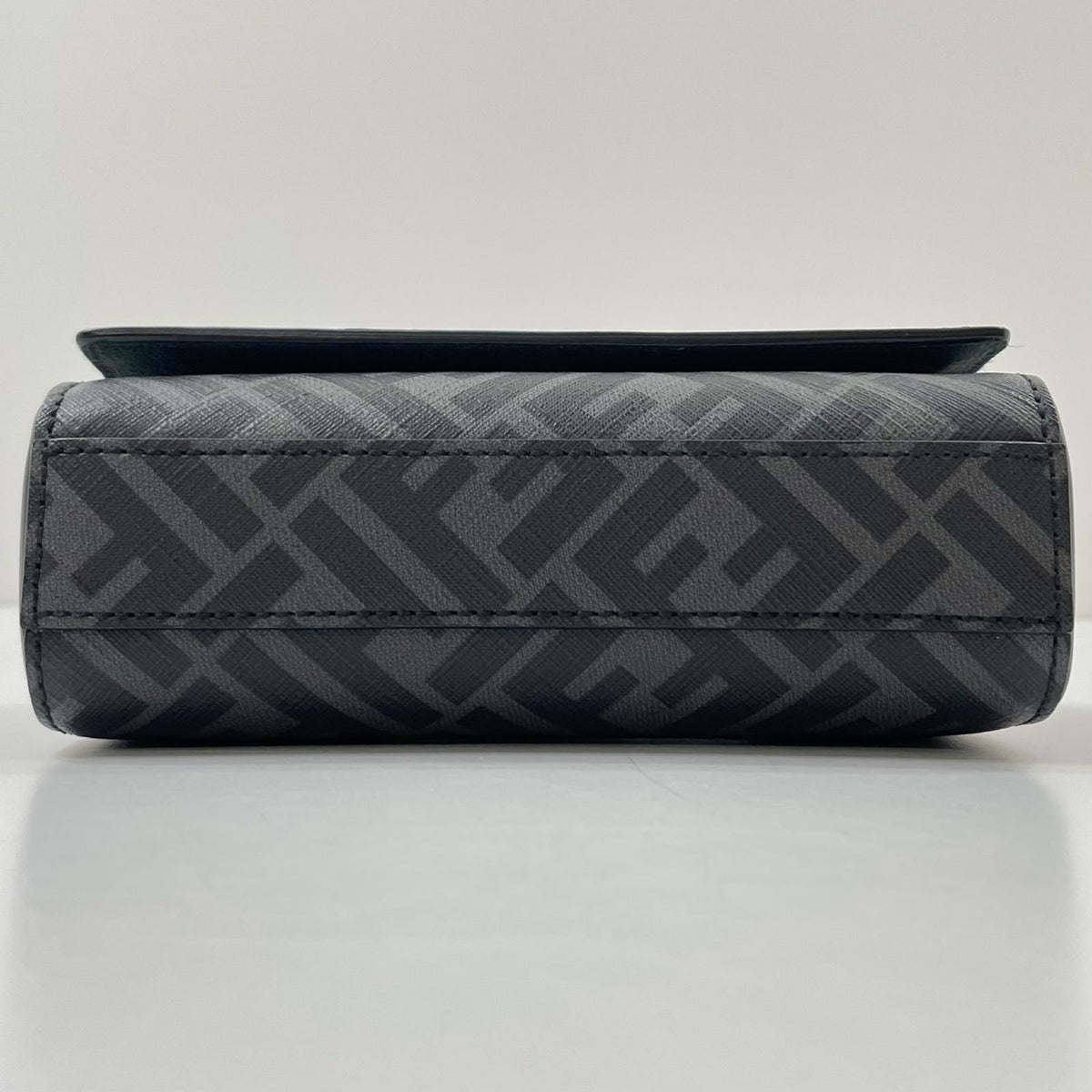 【中古】FENDI | フェンディ FFスクエアード クロスボディバッグ ショルダーバッグ 7M0363 ブラック【尾張小牧店】
