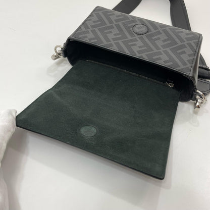 【中古】FENDI | フェンディ FFスクエアード クロスボディバッグ ショルダーバッグ 7M0363 ブラック【尾張小牧店】