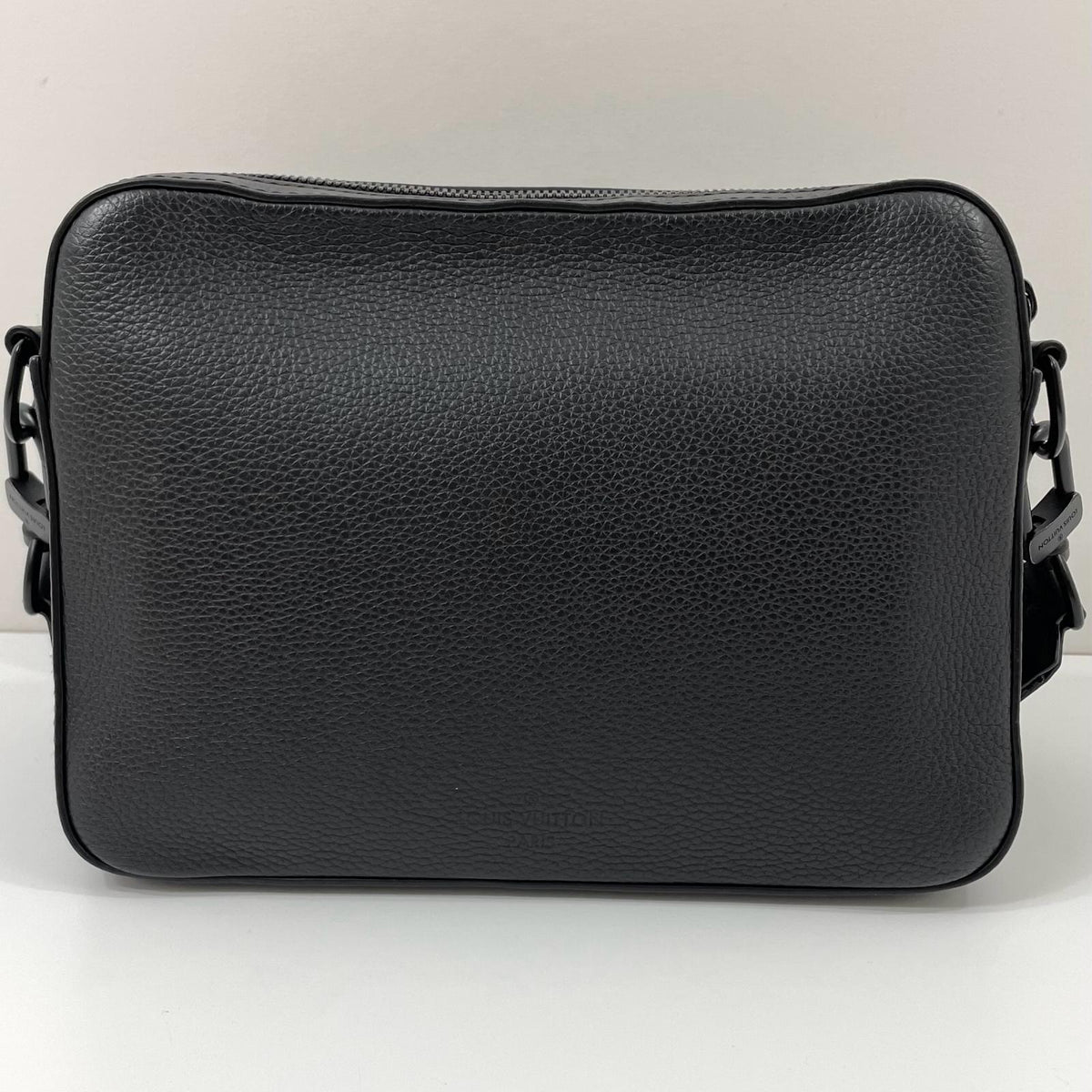 【中古】LOUIS VUITTON | ルイ・ヴィトン LVアエログラム ボーディング メッセンジャーファストラインメッセンジャー ショルダーバッグ M22484 ブラック【尾張小牧店】