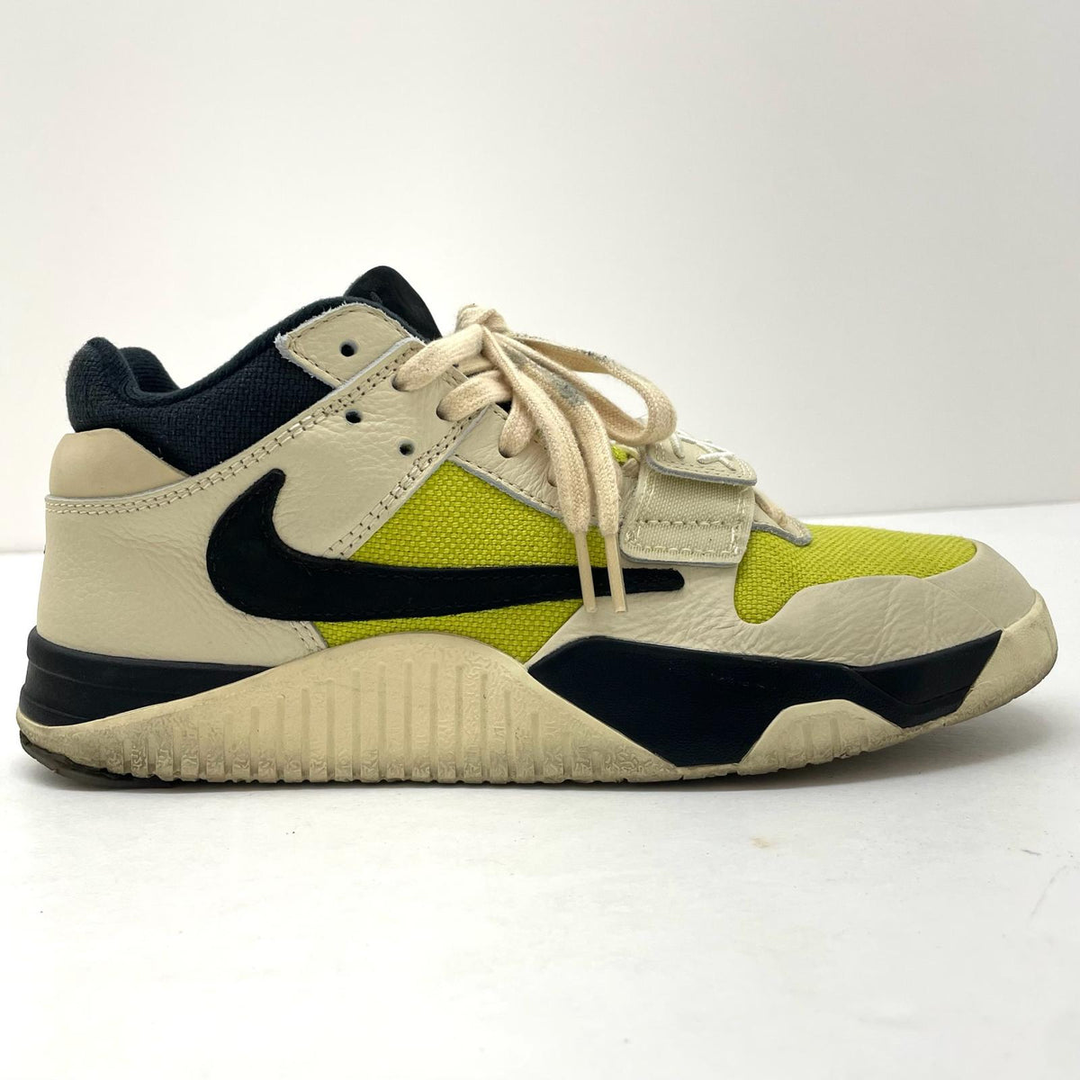 【中古】NIKE×Travis Scott | ナイキ×トラヴィススコット Jordan Jumpman Jack TR CJ1 T-Rexx Bright Cactus/ジョーダン ジャンプマンジャック TR CJ1 T-Rexx "ブライトカクタス" スニーカー 靴 FZ8117-102 ベージュ×イエロー×ブラック 26.5cm【尾張小牧店】
