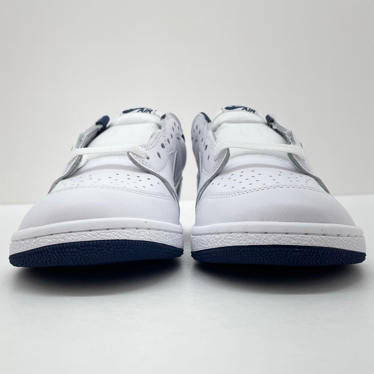 【中古】NIKE | ナイキ Air Jordan 1 Low '85 "Metallic Blue"/エアジョーダン1 ロー '85 "メタリックブルー"　スニーカー 靴　FB9933-141 ホワイト×ネイビー 30cm【尾張小牧店】【専】