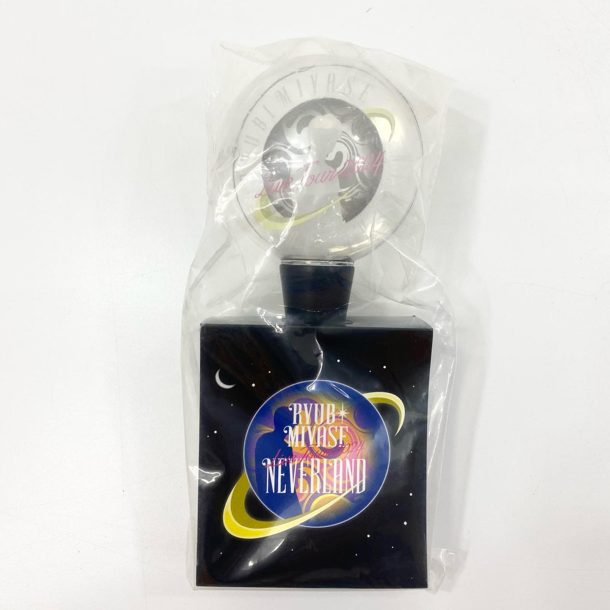 アイドルグッズ 【中古】宮世琉弥 RyubiMiyase LIVE TOUR2024 NEVERLAND ペンライト タオル 二点セット【尾張小牧店】【アイドル】【専】【尾張小牧店】