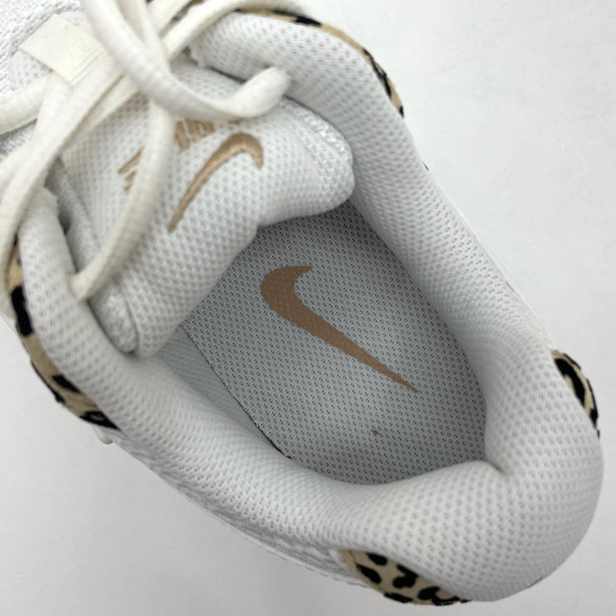 【中古】NIKE | ナイキ Women's V5 RNR Suede "Leopard"/ウィメンズ V5 RNR スエード "レオパード"　スニーカー 靴　IR5823-133 ホワイト×ヒョウ柄 25.5cm【尾張小牧店】