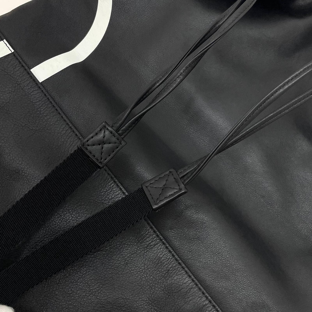 【中古】Valentino Garavani | ヴァレンティノ・ガラヴァーニ V LOGO BACKPACK ナップサック バックパック　リュックサック　ブラック【尾張小牧店】