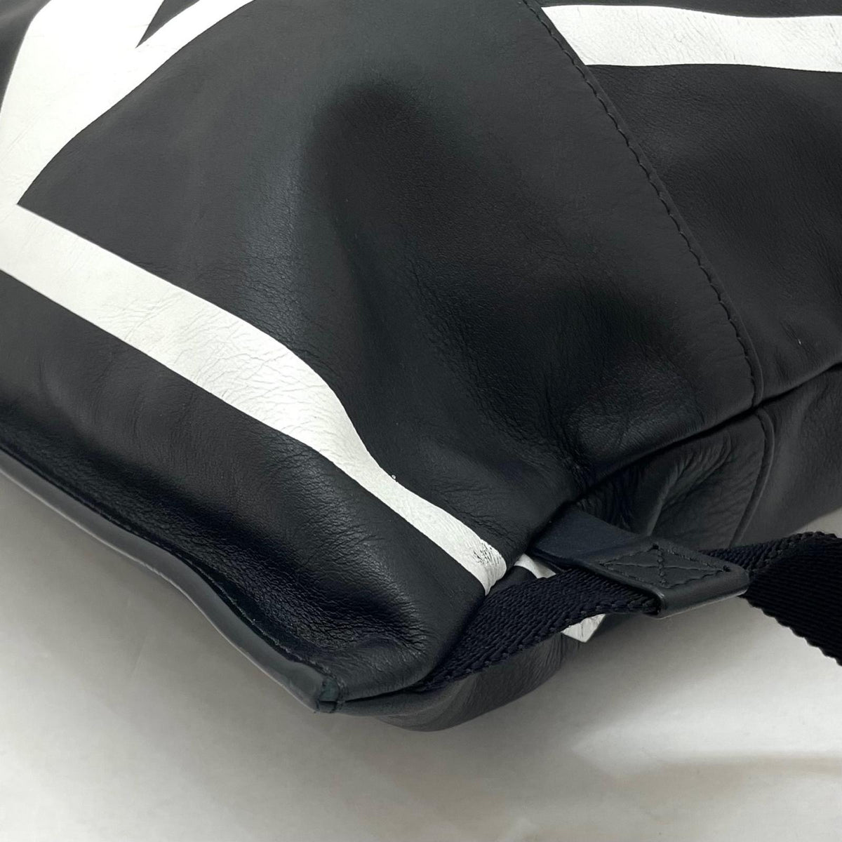 【中古】Valentino Garavani | ヴァレンティノ・ガラヴァーニ V LOGO BACKPACK ナップサック バックパック　リュックサック　ブラック【尾張小牧店】