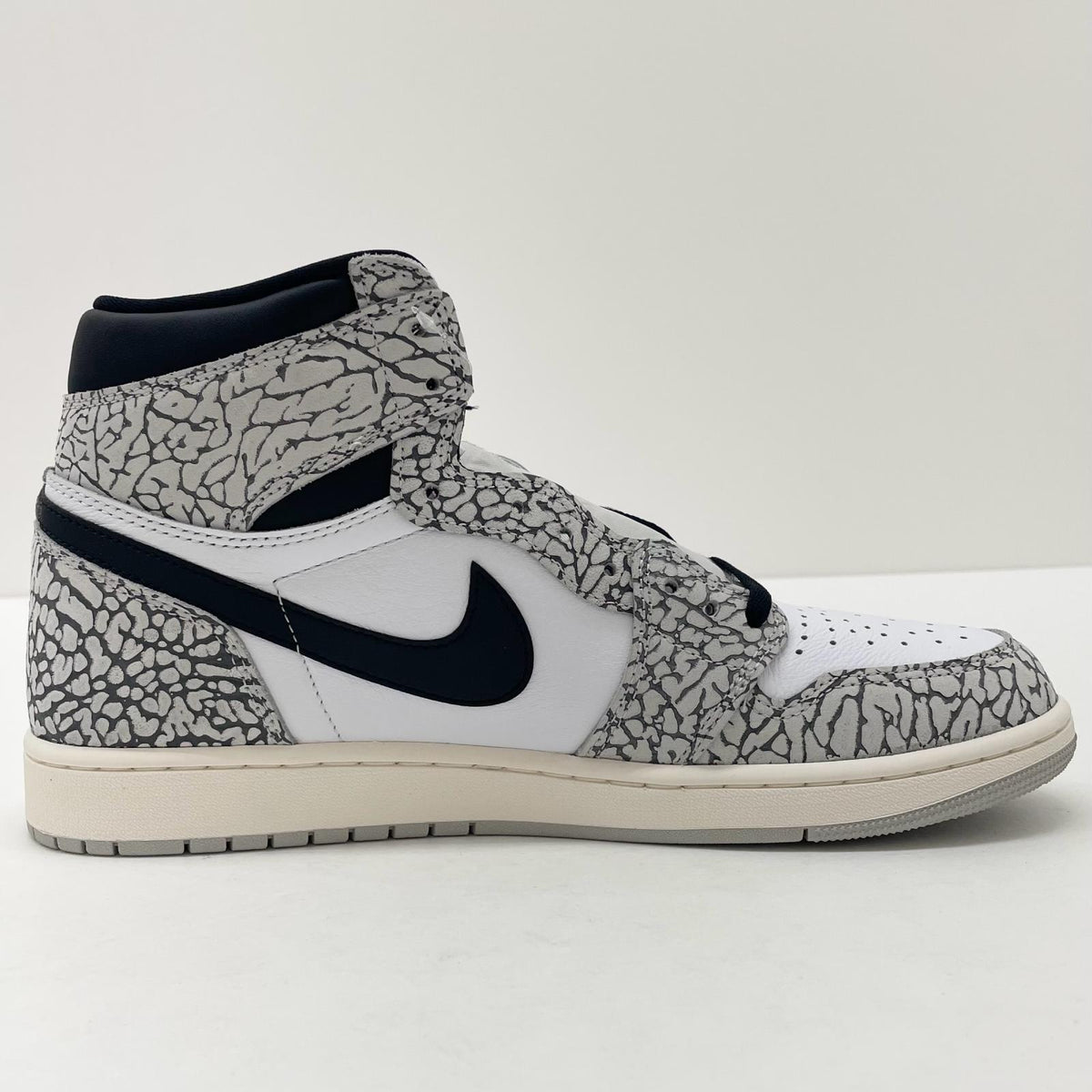 【中古】NIKE | ナイキ Air Jordan 1 High OG "White Cement/Safari"　エアジョーダン1 ハイ OG "ホワイトセメント/サファリ"　スニーカー 靴　DZ5485-052 グレー×ホワイト×ブラック 30cm【尾張小牧店】【専】