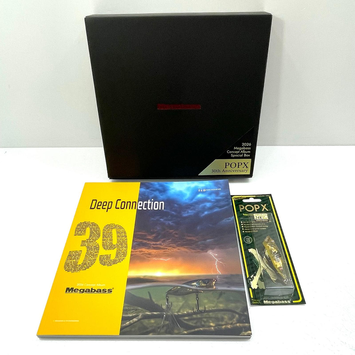 【フィッシング/釣り/釣具/ルアー】Megabass | メガバス 2026コンセプトアルバム BOX POPX 30th Anniv.【尾張小牧店】