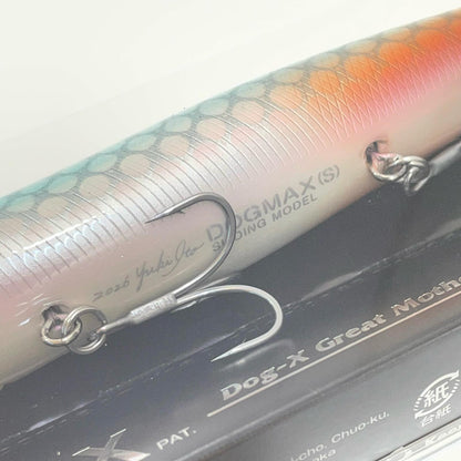 【フィッシング/釣り/釣具/ルアー】Megabass | メガバス 2026コンセプトアルバム BOX DOGMAX　PM SILVER AROWANA【尾張小牧店】
