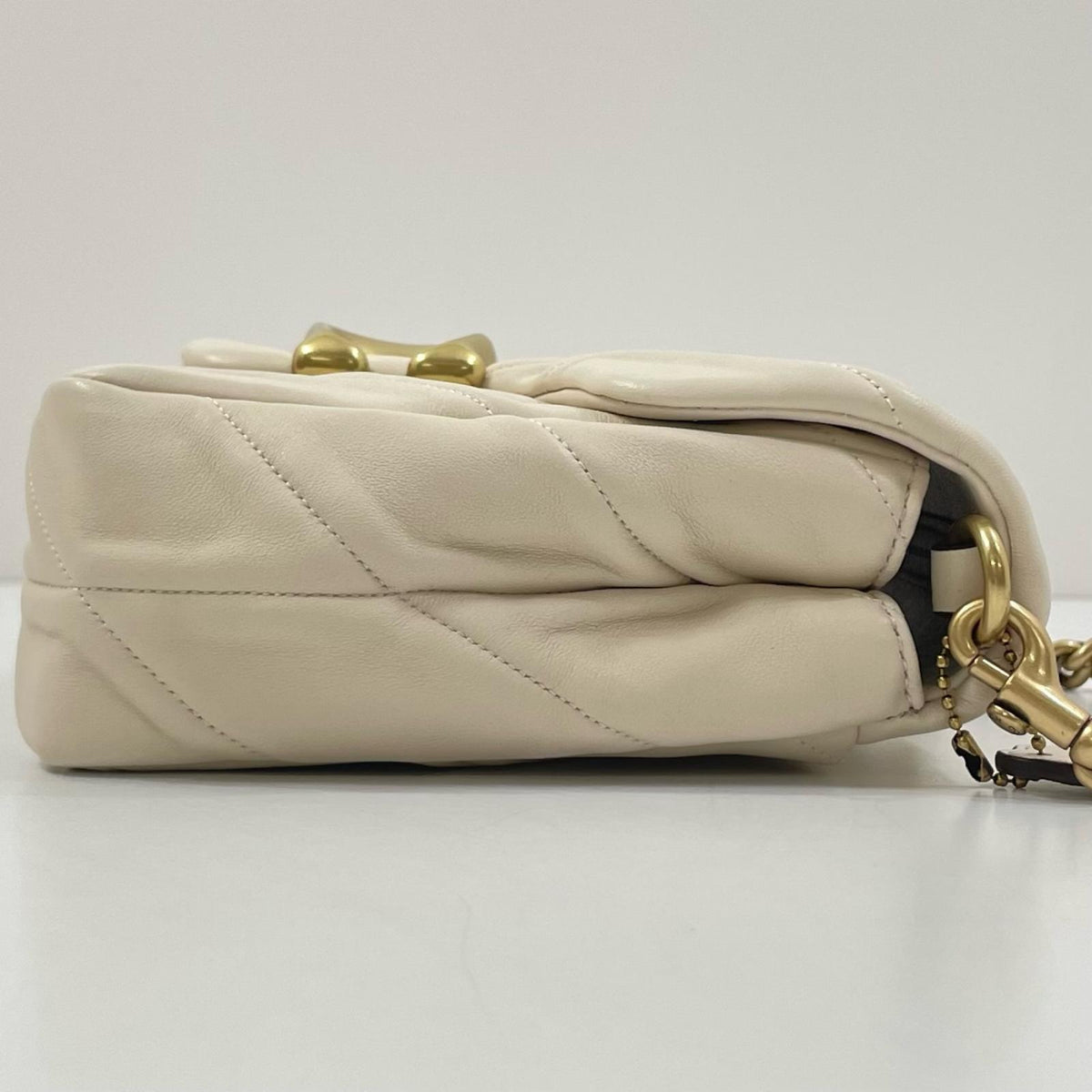 【中古】COACH | コーチ タイムズ スクエア タビー ショルダー バッグ・キルティング 2wayバッグ ショルダーバッグ CW629 ホワイト【尾張小牧店】