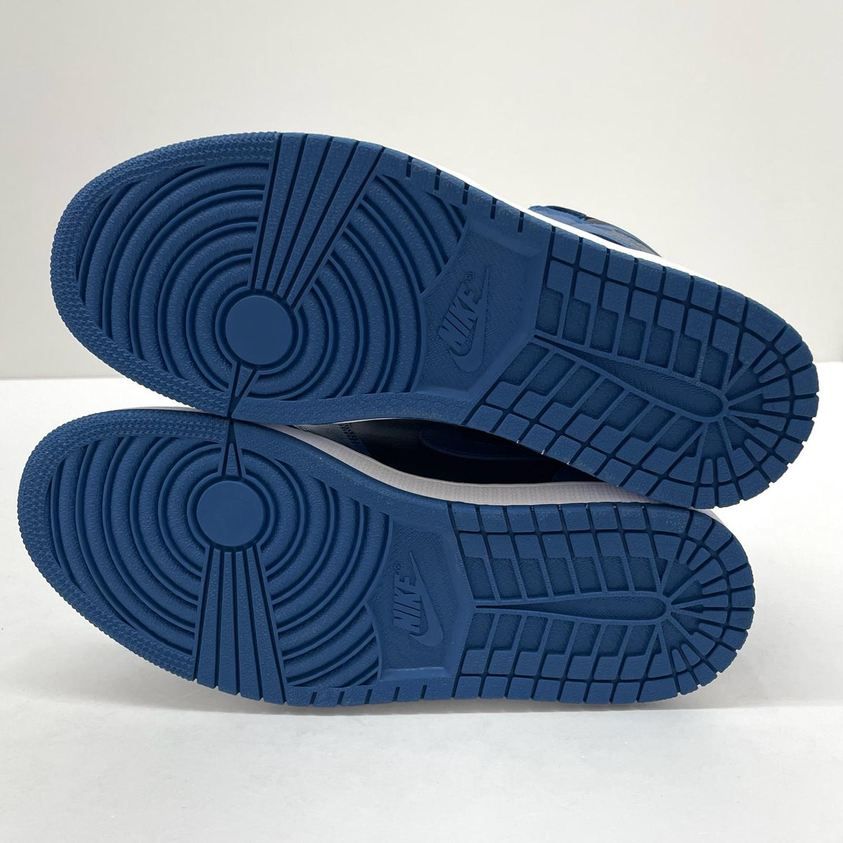 【中古】NIKE | ナイキ Air Jordan 1 Retro High OG "Dark Marina Blue"/エアジョーダン1 レトロ ハイ OG "ダークマリーナブルー"　スニーカー 靴　555088-404 ブルー×ブラック 28cm【尾張小牧店】
