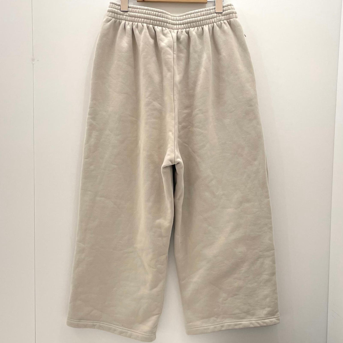 【中古】BALENCIAGA | バレンシアガ BAGGY SWEATPANTS Cement Grey　スウェットパンツ ベージュ サイズ：XS【尾張小牧店】