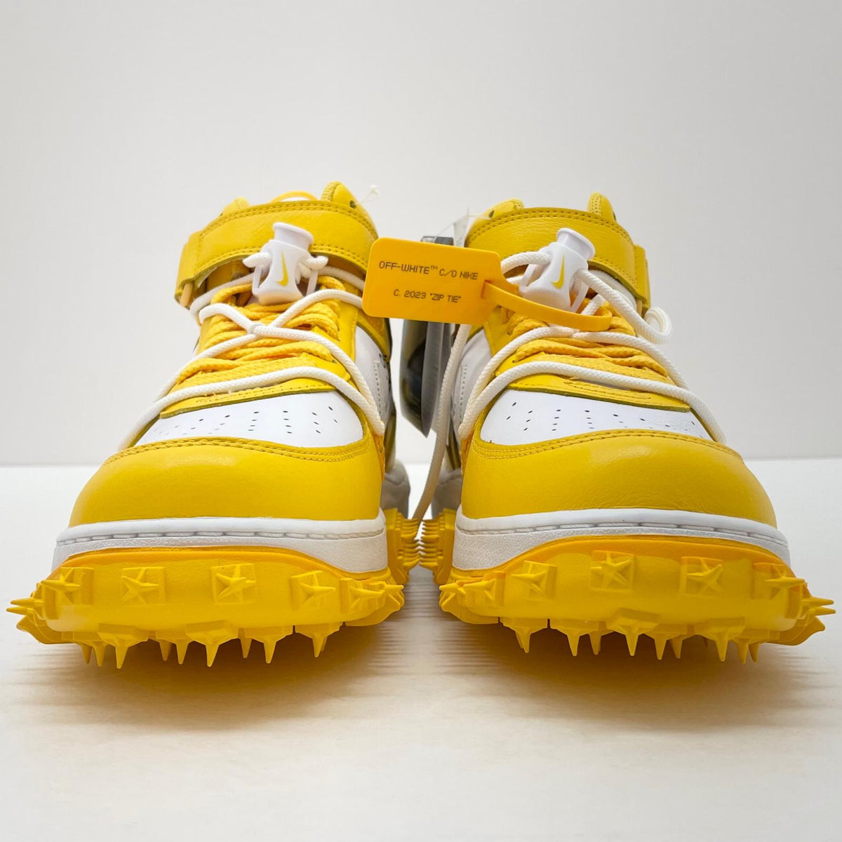 【中古】NIKE×Off-White | ナイキ×オフホワイト Air Force 1 Mid SP LTHR "White and Varsity Maize"/エアフォース1 ミッド SP レザー "ホワイト アンド バーシティメイズ" スニーカー 靴　DR0500-101 イエロー×ホワイト 29cm【尾張小牧店】