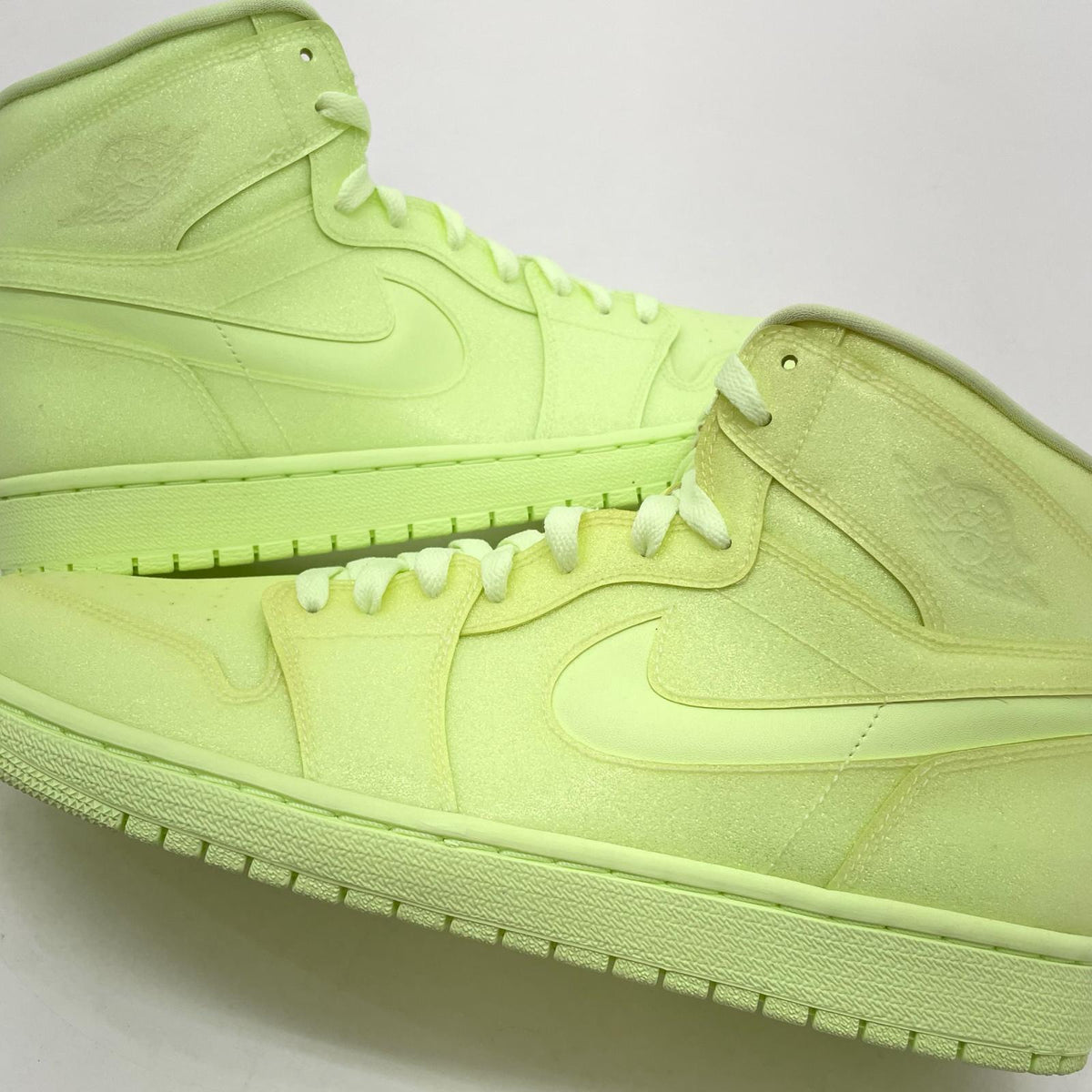 【中古】NIKE | ナイキ Women's Air Jordan 1 High "Barely Volt"/ウィメンズ エアジョーダン1 ハイ "ベアリー ボルト"　スニーカー 靴　AH7389-700 イエロー 29cm【尾張小牧店】【専】