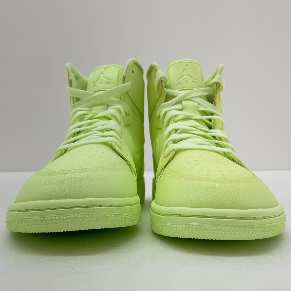 【中古】NIKE | ナイキ Women's Air Jordan 1 High "Barely Volt"/ウィメンズ エアジョーダン1 ハイ "ベアリー ボルト"　スニーカー 靴　AH7389-700 イエロー 29cm【尾張小牧店】【専】