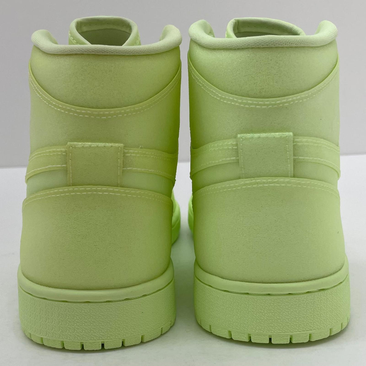 【中古】NIKE | ナイキ Women's Air Jordan 1 High "Barely Volt"/ウィメンズ エアジョーダン1 ハイ "ベアリー ボルト"　スニーカー 靴　AH7389-700 イエロー 29cm【尾張小牧店】【専】