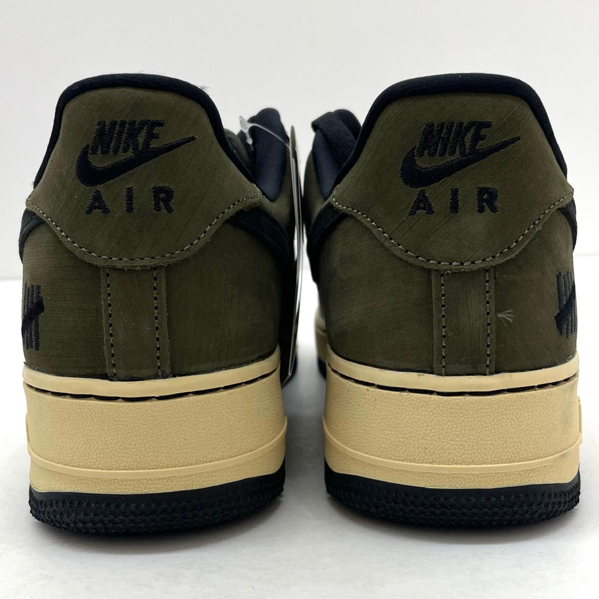 【中古】NIKE×UNDEFEATED | ナイキ×アンディフィーテッド Air Force 1 Low "Olive"/エアフォース1 ロー "オリーブ"　スニーカー 靴　DH3064-300 カーキ 30cm【尾張小牧店】【専】