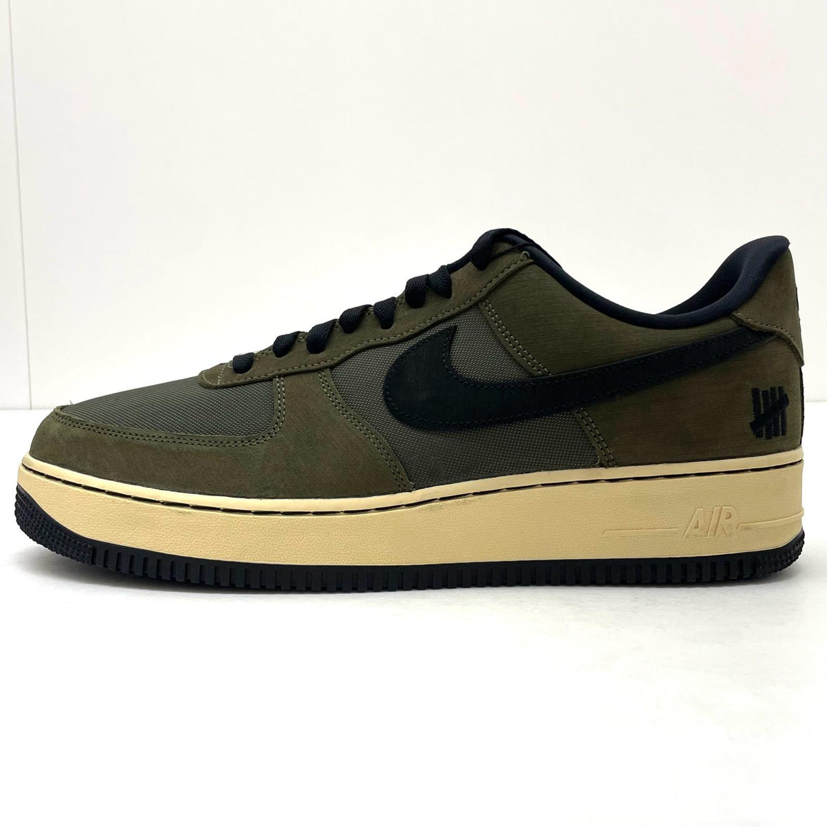 【中古】NIKE×UNDEFEATED | ナイキ×アンディフィーテッド Air Force 1 Low "Olive"/エアフォース1 ロー "オリーブ"　スニーカー 靴　DH3064-300 カーキ 30cm【尾張小牧店】【専】
