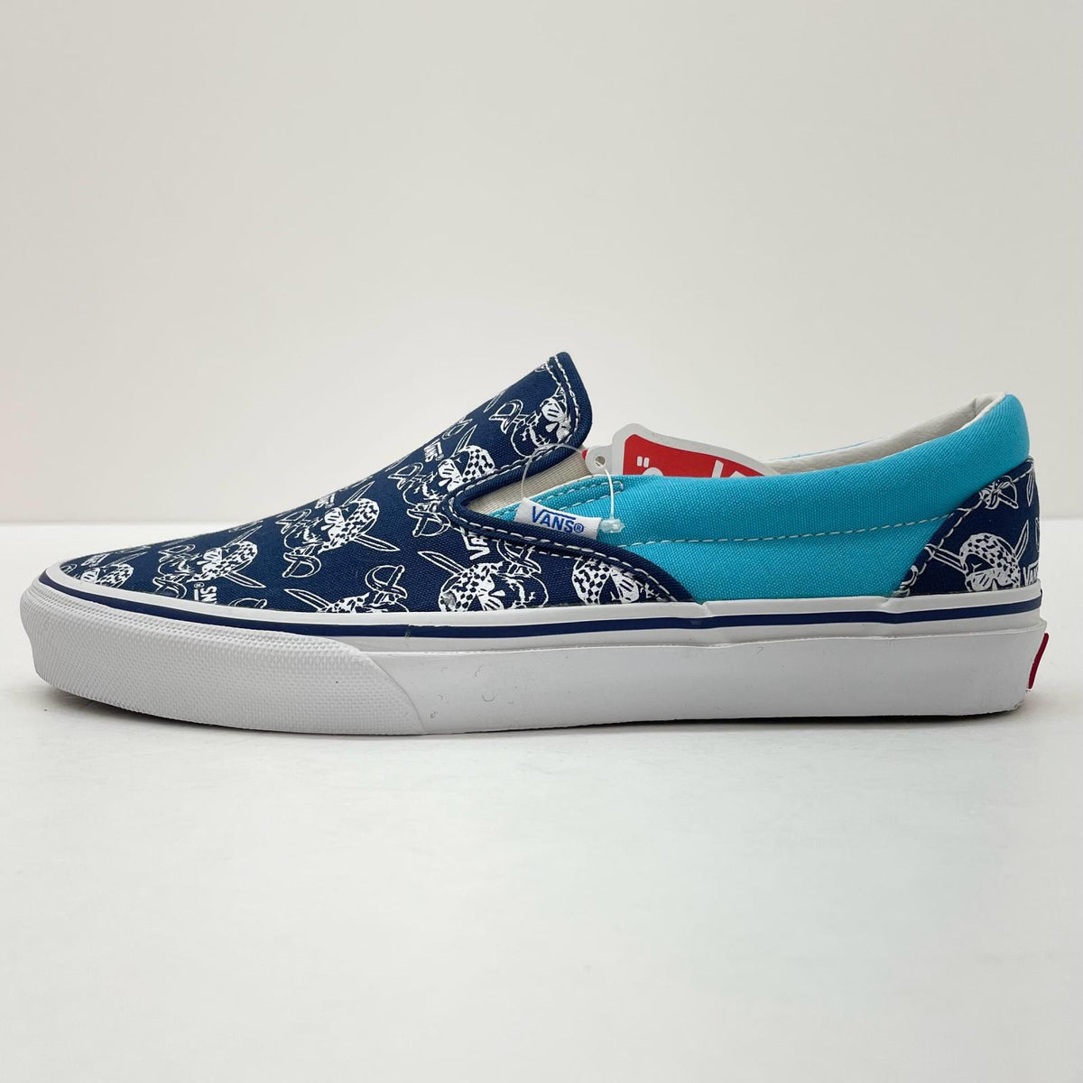 【中古】VANS | バンズ　ビリーズ　パイレーツ柄 スリッポン 靴　ブルー 26.5cm【尾張小牧店】