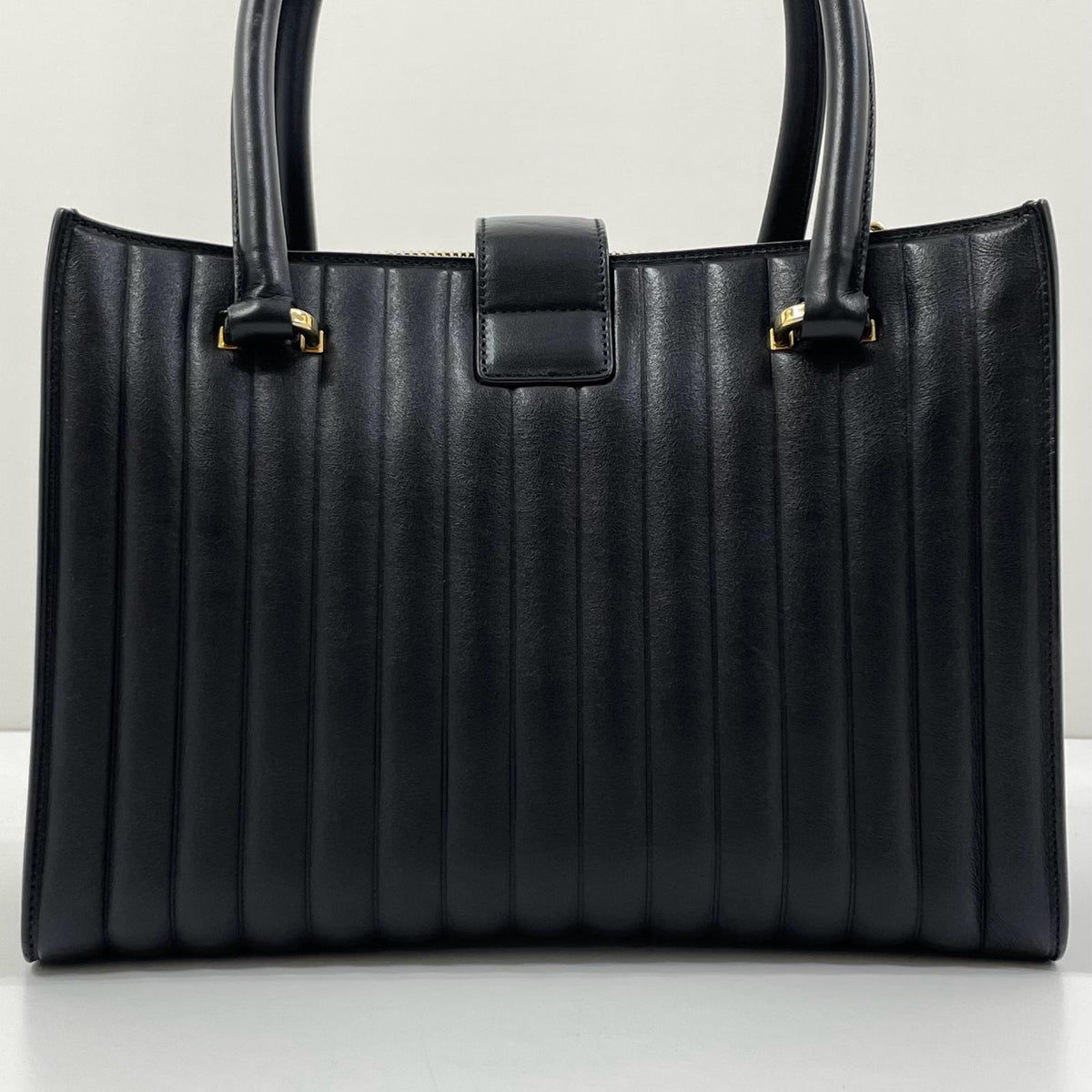 【中古】Salvatore Ferragamo | サルヴァトーレフェラガモ ガンチーニ ジュリエット ハンドバッグ AU-21/F204 ブラック【尾張小牧店】