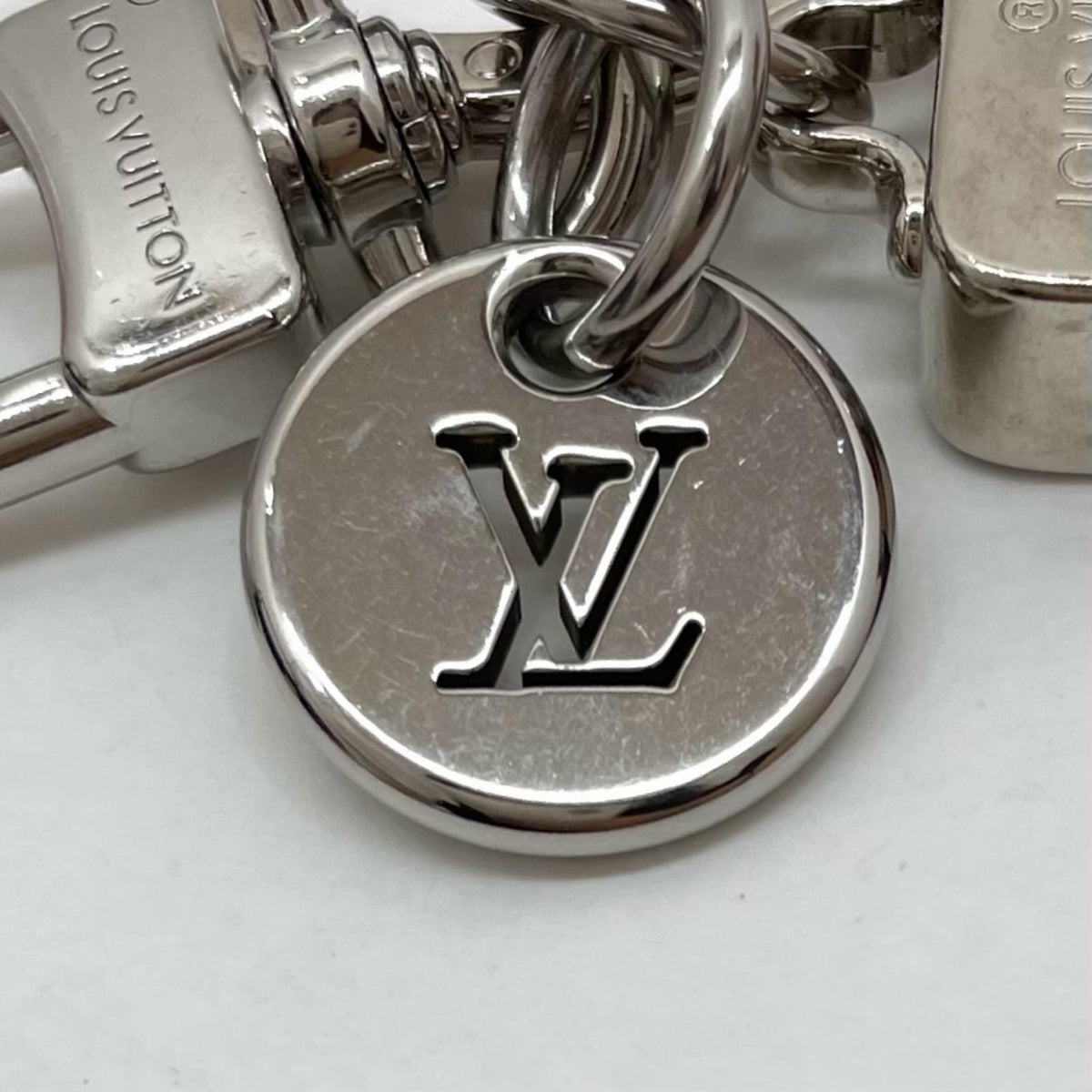 【中古】LOUIS VUITTON | ルイ・ヴィトン キーホルダー･ネオ LV クラブ モノグラム エクリプス キーリング M01527 ブラック【尾張小牧店】
