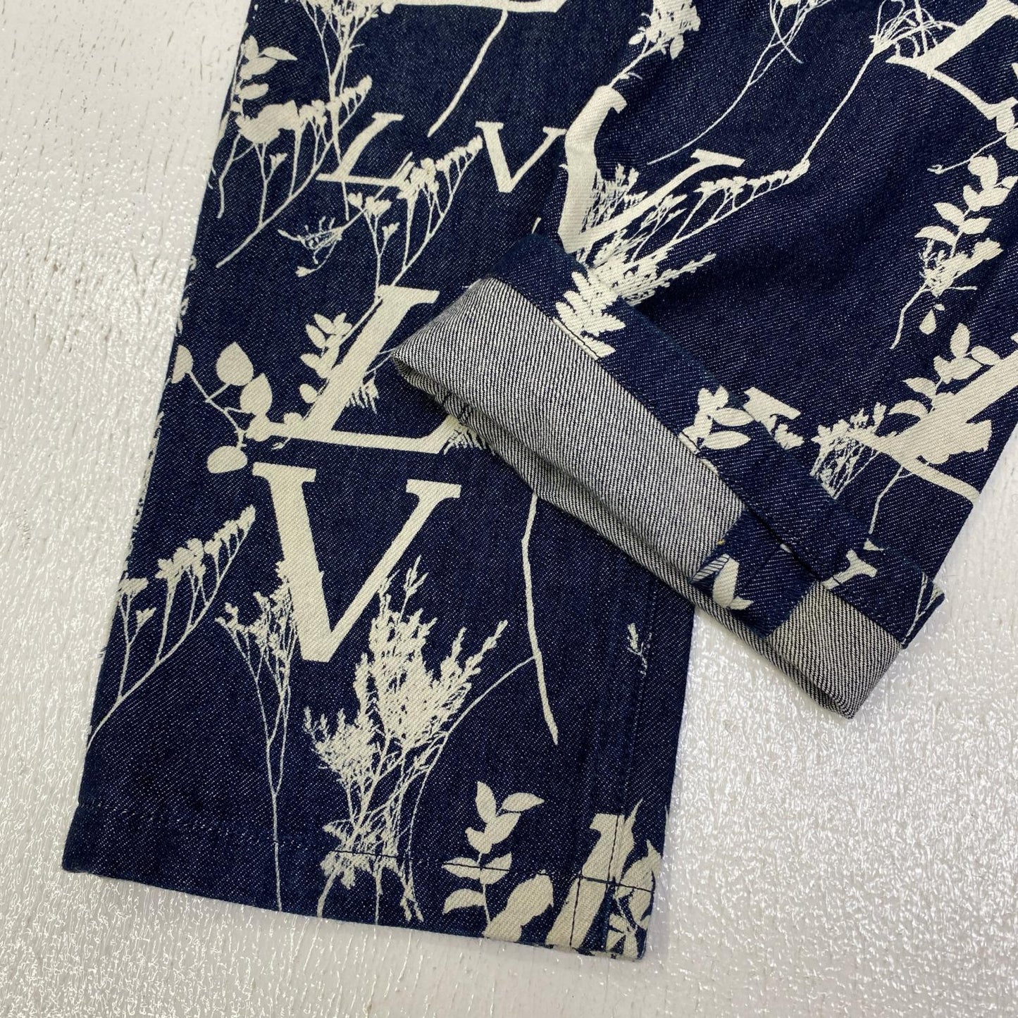 LOUIS VUITTON | ルイ・ヴィトン LVリーフ総柄レギュラーデニムパンツ デニムパンツ RM202M VFV HJD15W インディゴ サイズ：30【加古川店】
