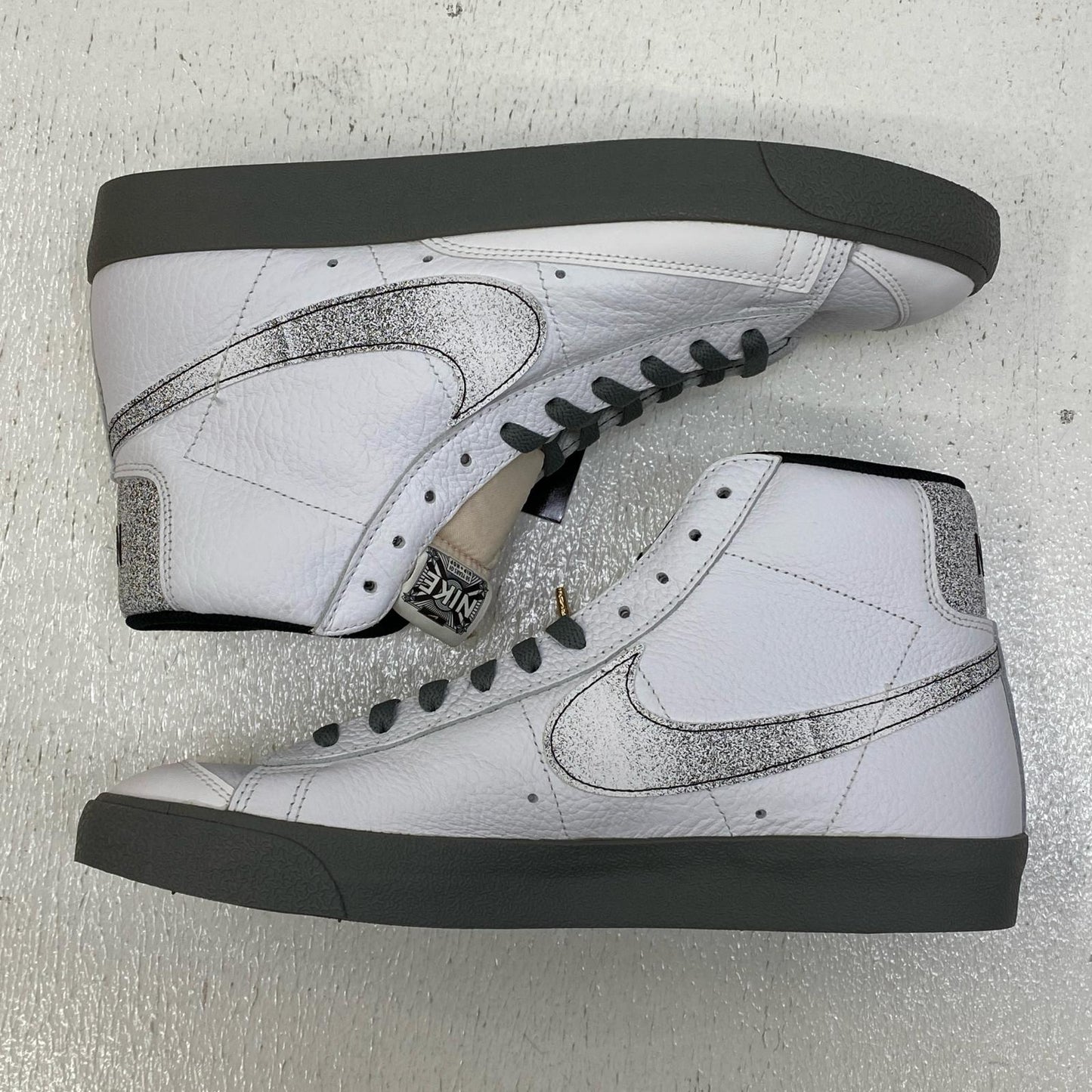 NIKE | ナイキ Blazer Mid "50 Years Of Hip-Hop" スニーカー DV7194-100 ホワイト 29cm【加古川店】